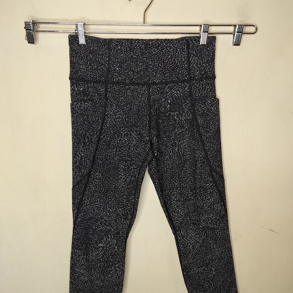 Athleta Salutation Stash Pocket Tight Black White Flecked - Picture 2 of 9